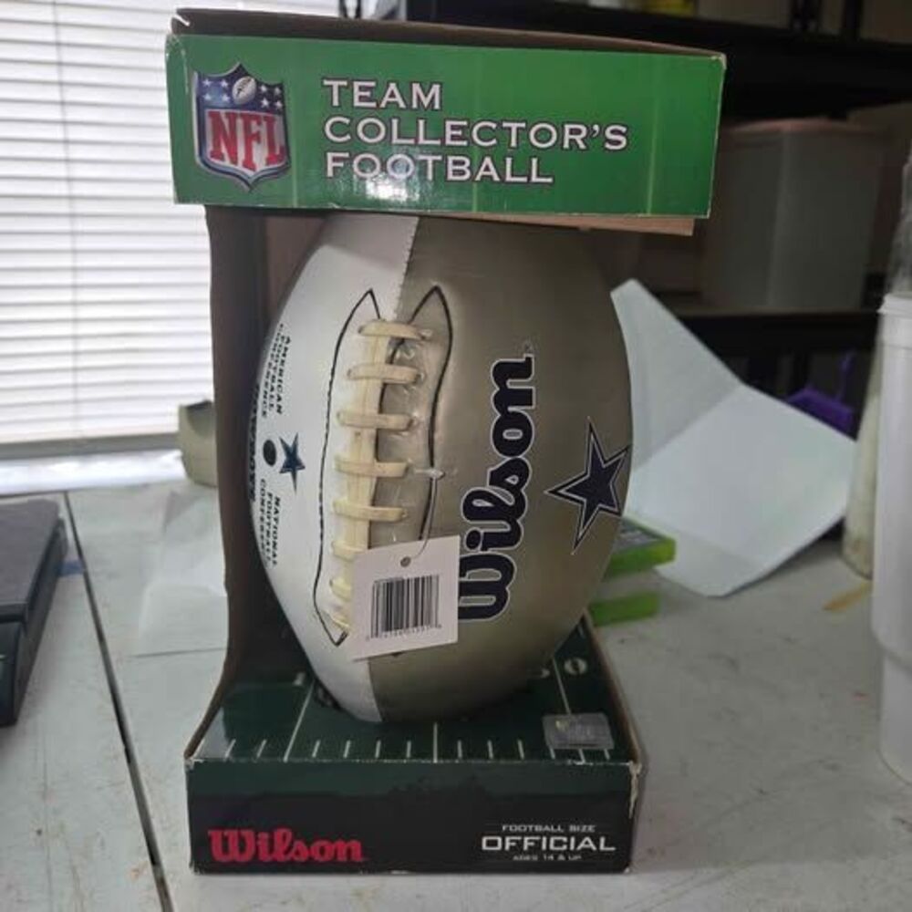 2008 Wilson NFL Dallas Cowboys Team Collector's Football official size